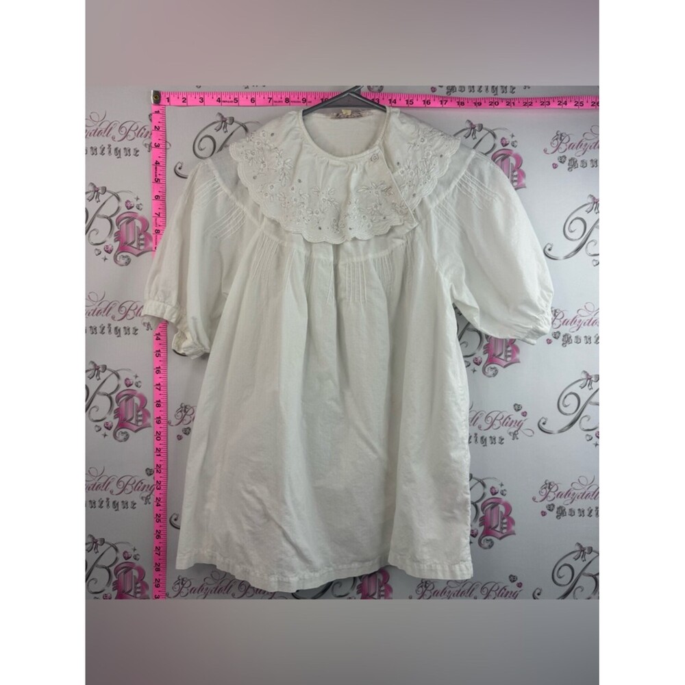 Club prive top blouse silver floral cream White Eyelet Ruffle Collar Blouse